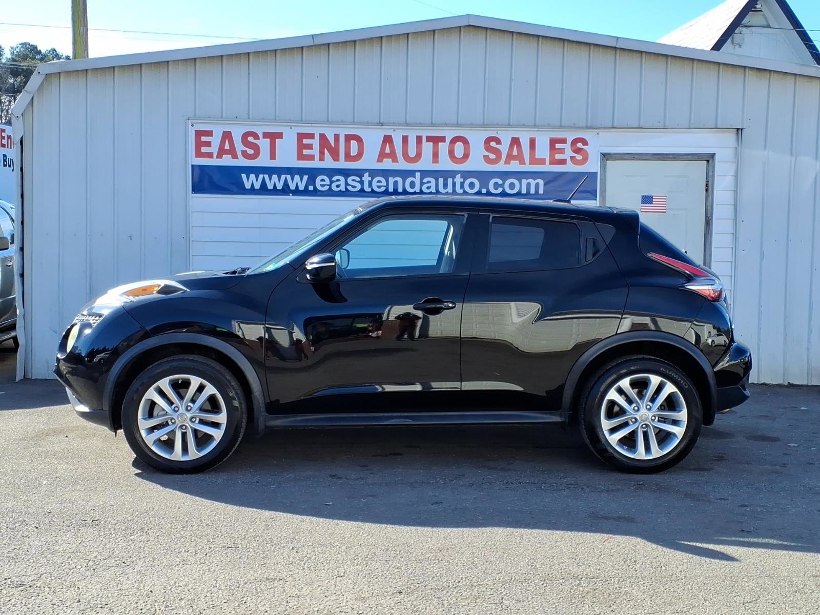Used 2015 Nissan Juke SV FWD image 2
