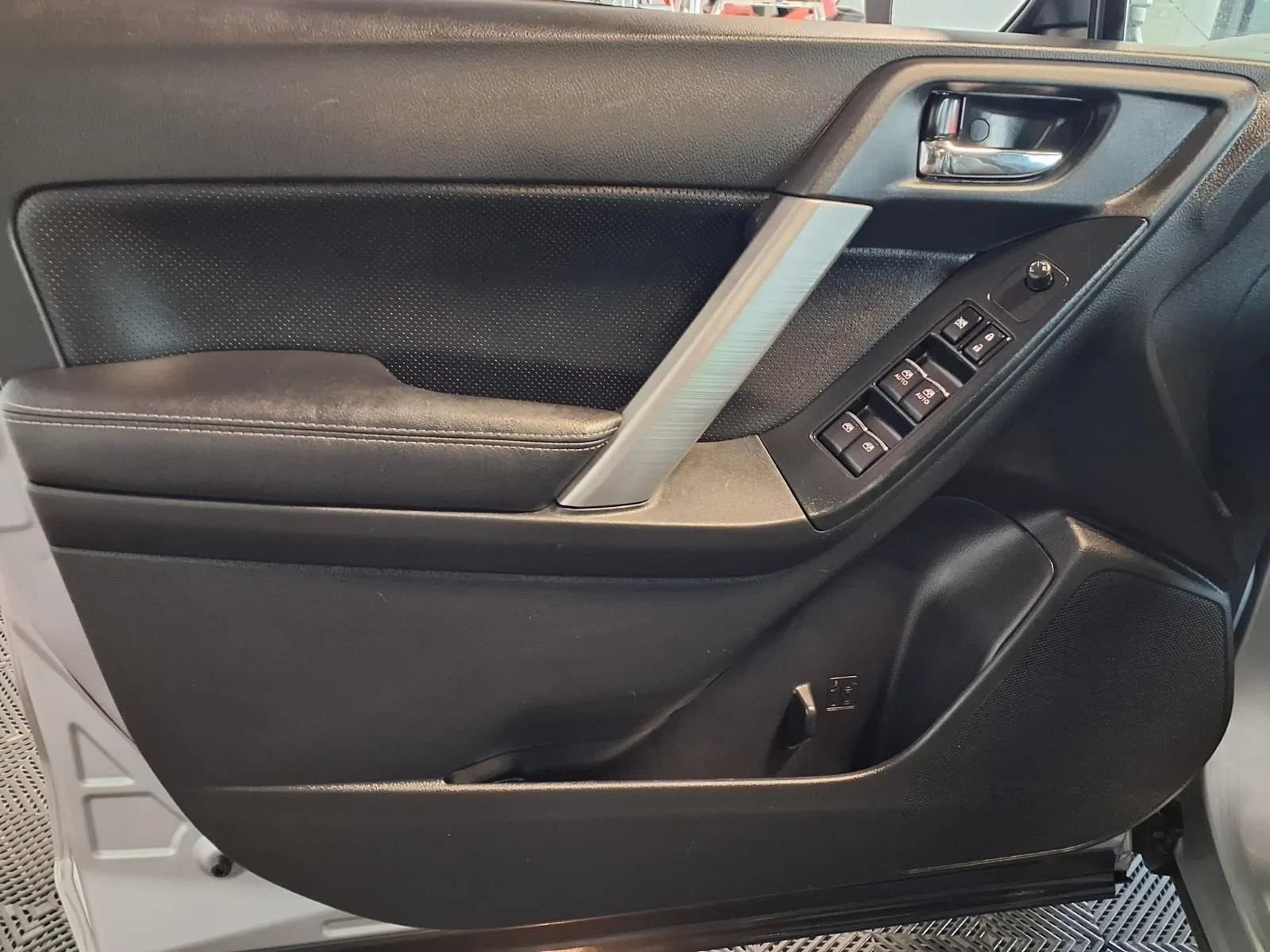 Used 2018 Subaru Forester 2.5i Limited AWD/4WD image 17