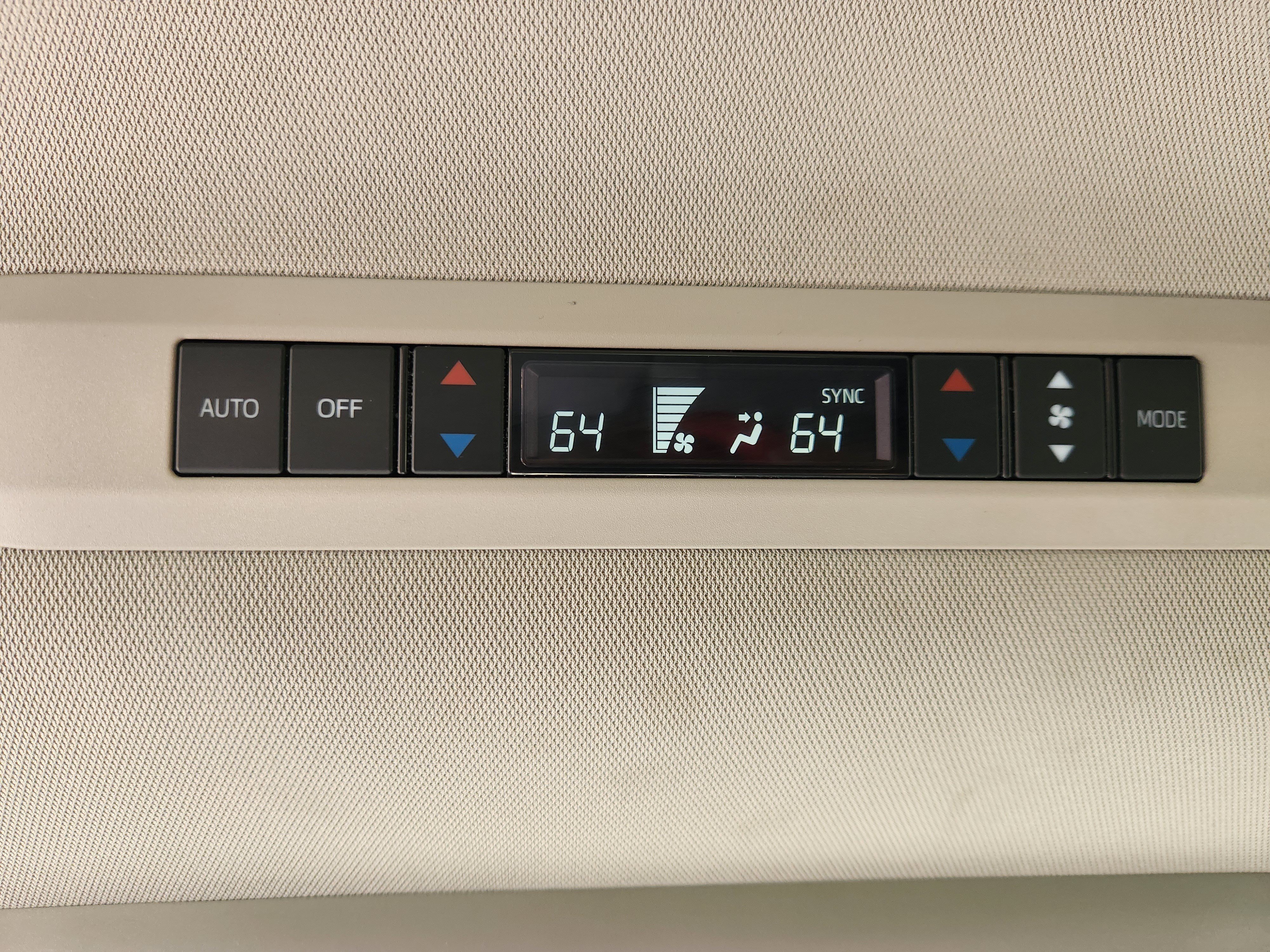 Used 2021 Toyota Sienna XLE w/ XLE Plus Package AWD/4WD image 24