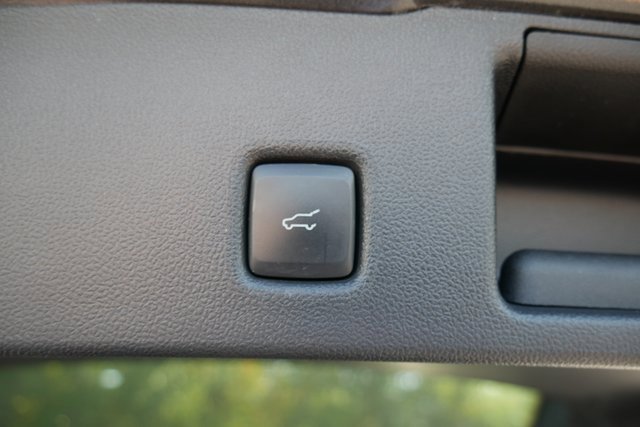 Used 2020 Ford Escape Titanium w/ Titanium Premium Package 2.0 image 12