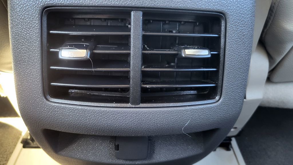 Used 2013 Ford Edge SEL image 27