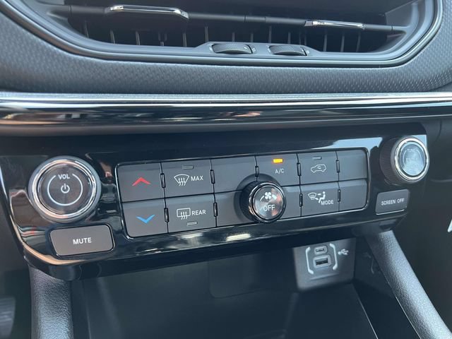 New 2026 Jeep Compass Latitude AWD/4WD image 21