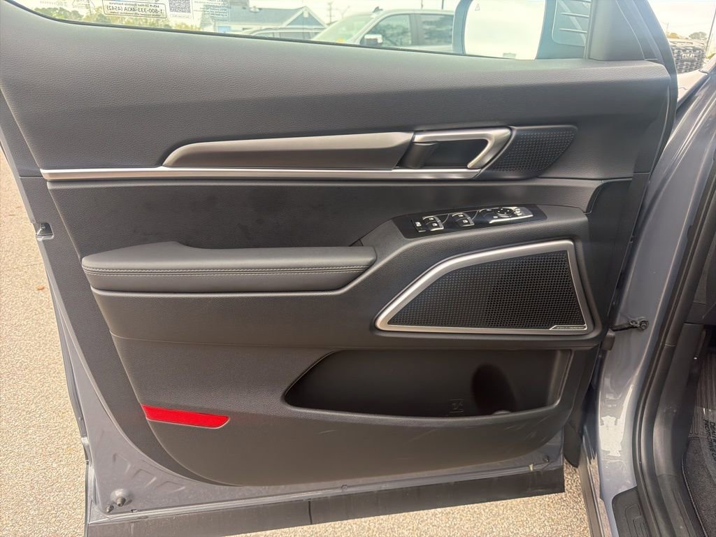 Certified 2025 Kia Telluride S image 12