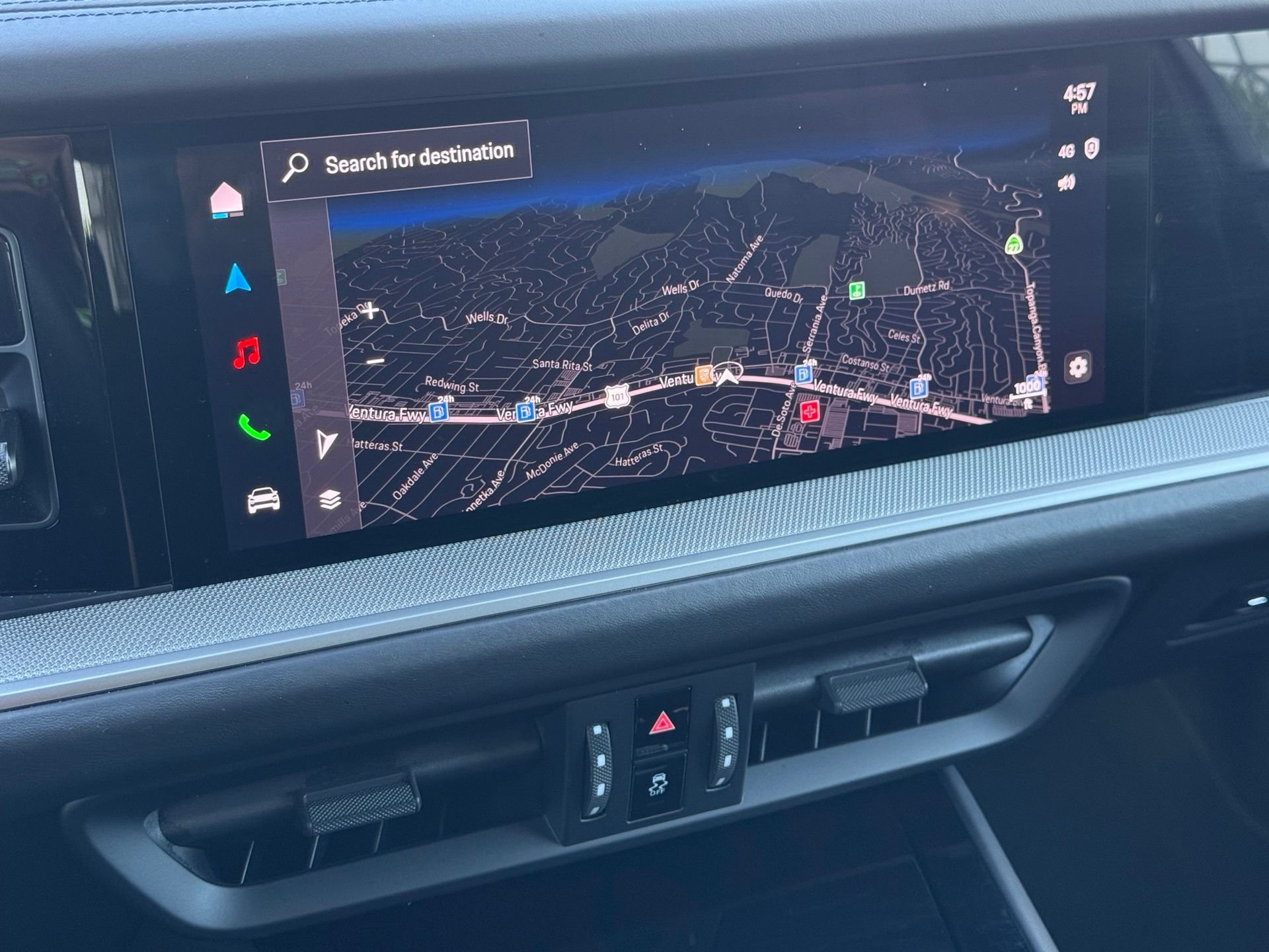 Certified 2024 Porsche Cayenne AWD/4WD image 19