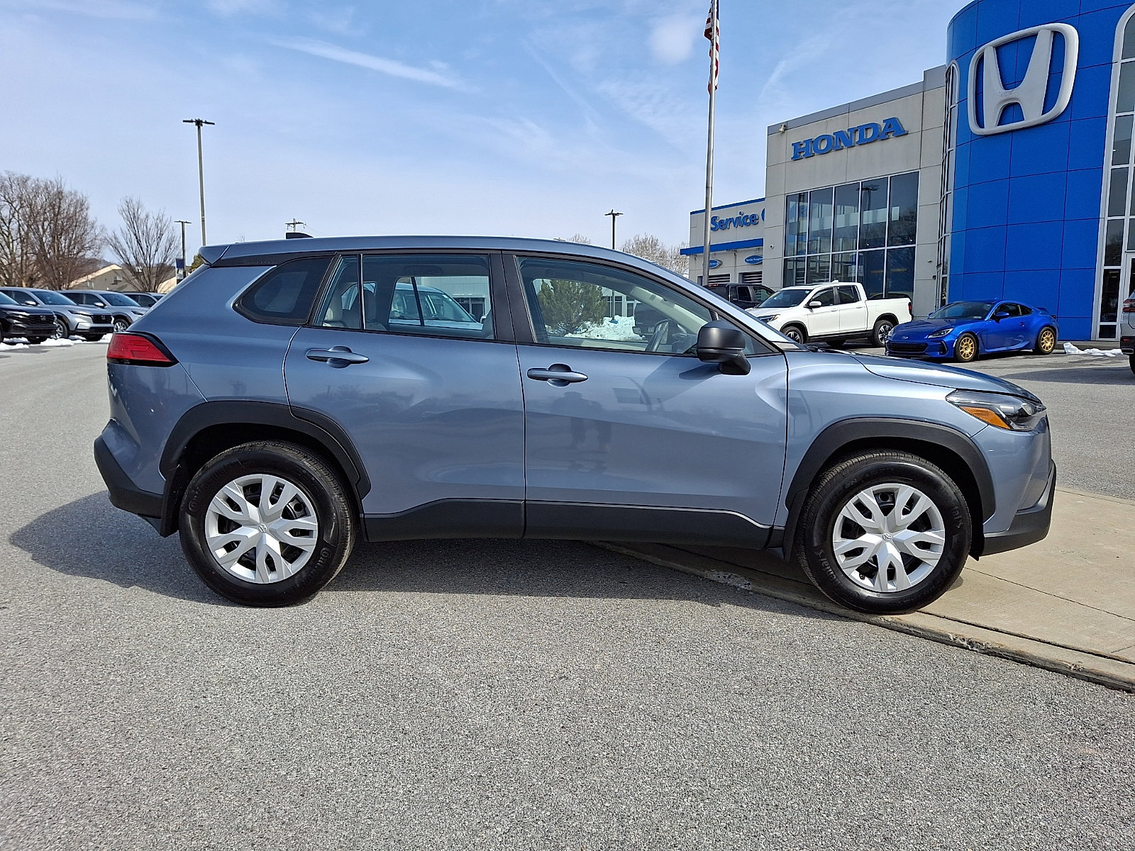 Used 2025 Toyota Corolla Cross L image 7