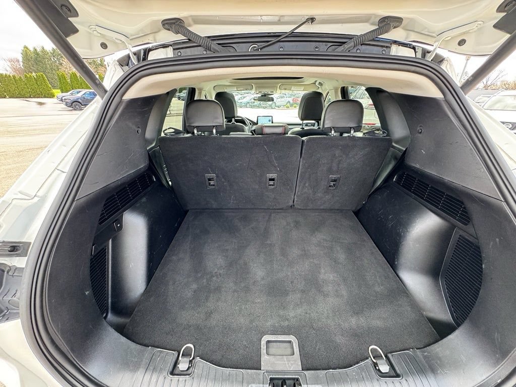 Certified 2022 Ford Escape SEL w/ SEL Stealth AWD Package image 30