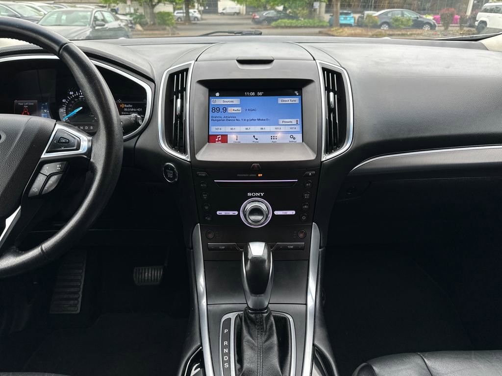 Used 2018 Ford Edge Titanium AWD/4WD image 16