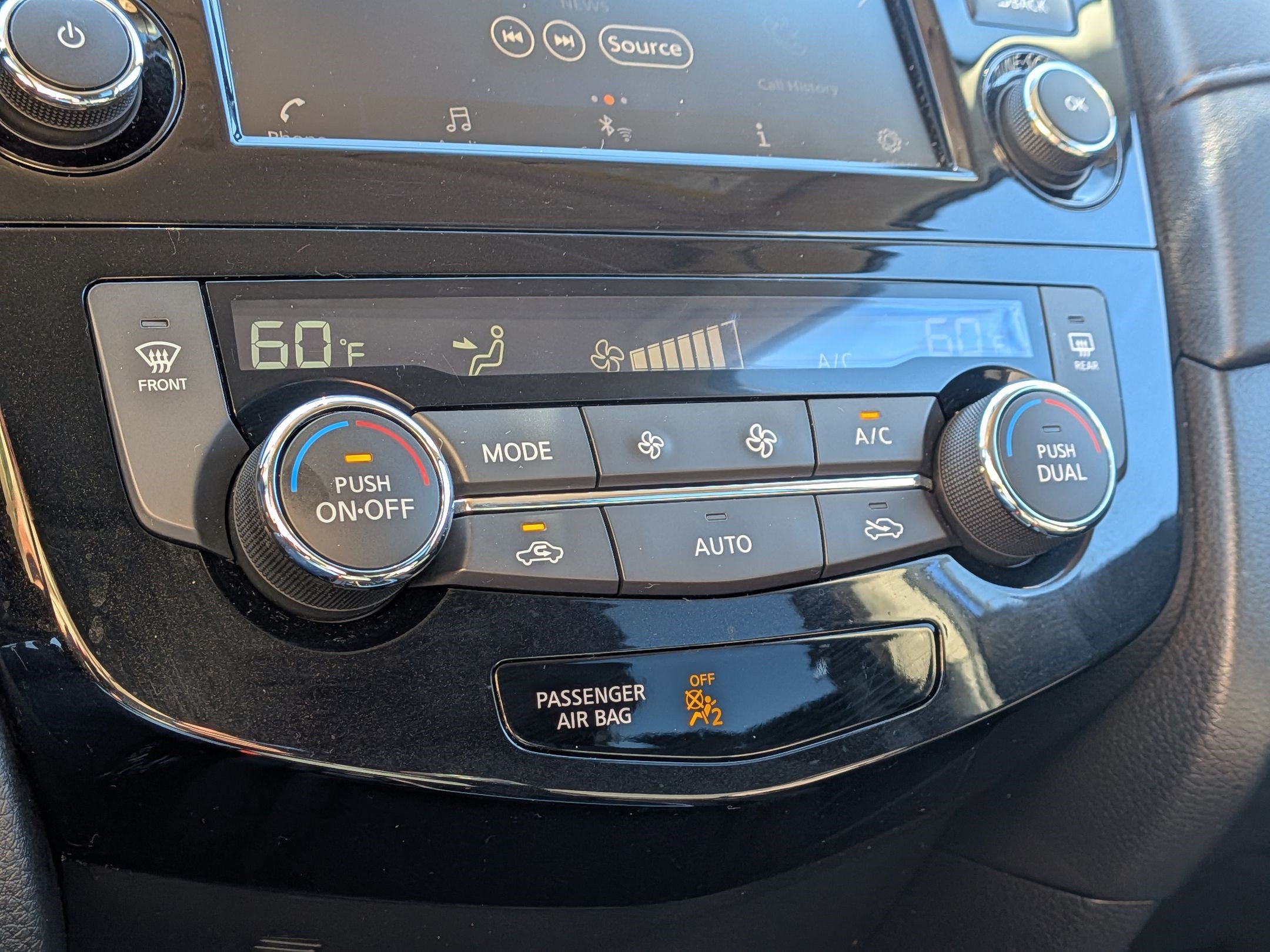 Used 2018 Nissan Rogue SV AWD/4WD image 23