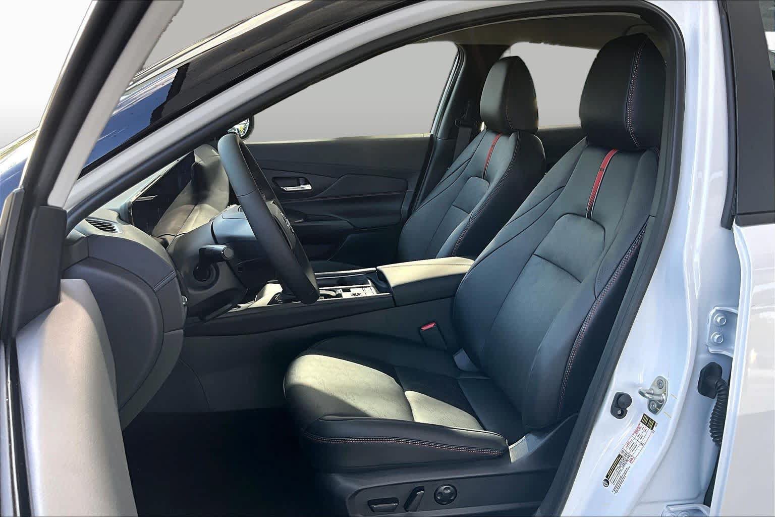 New 2026 Nissan Sentra SR w/ SR Premium Package FWD image 9