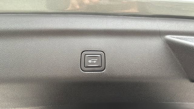 Used 2024 Chevrolet Tahoe High Country image 43