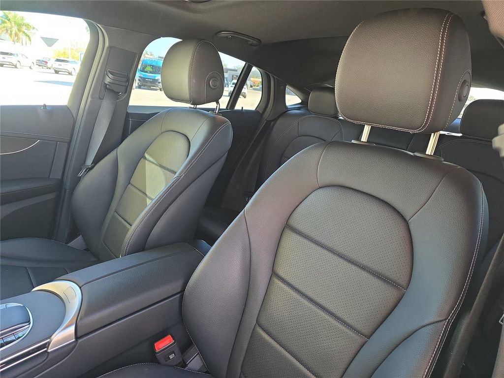 Used 2023 Mercedes-Benz GLC 300 4MATIC Coupe image 18