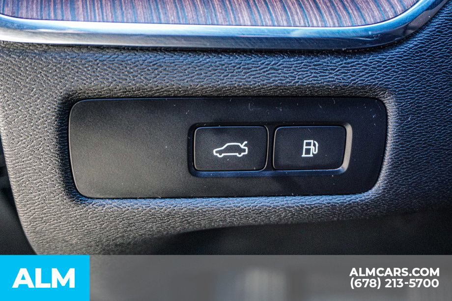 Used 2024 Volvo XC60 T8 Plus w/ Climate Package image 49