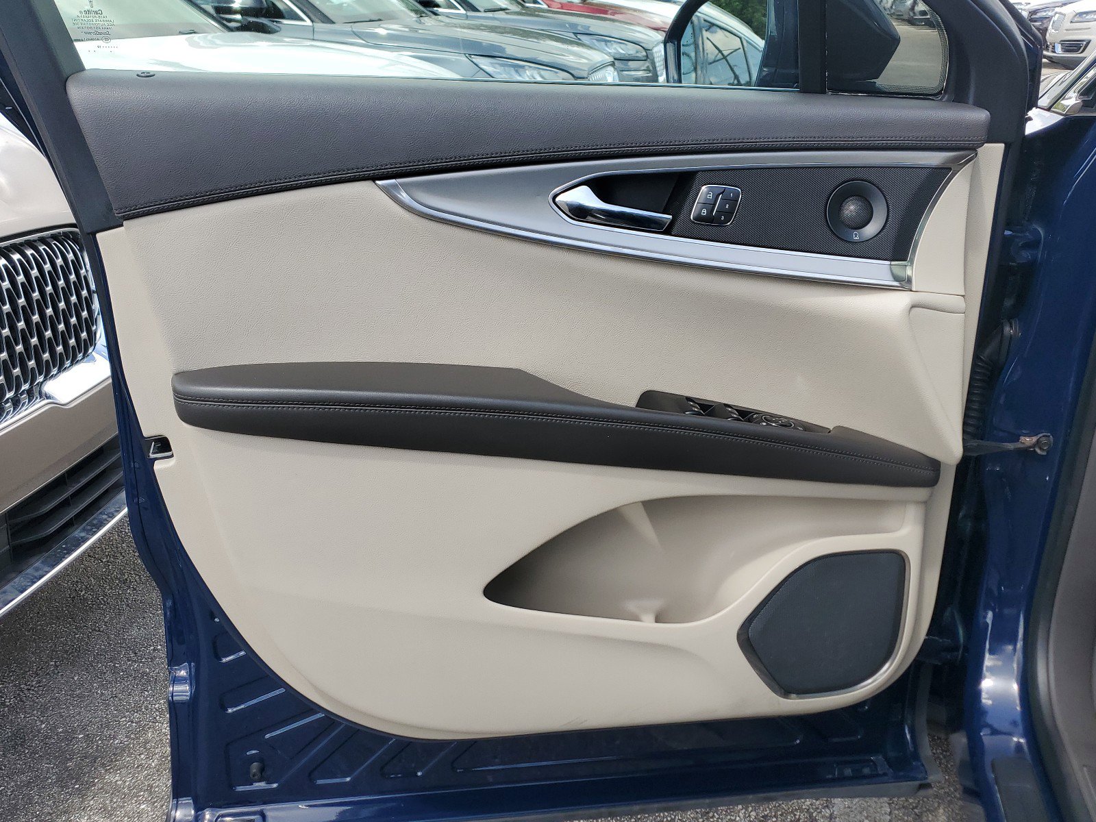 Used 2019 Lincoln Nautilus Reserve image 16