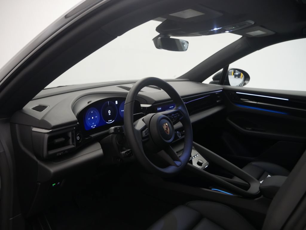 Certified 2026 Porsche Macan 4 Electric AWD/4WD image 4