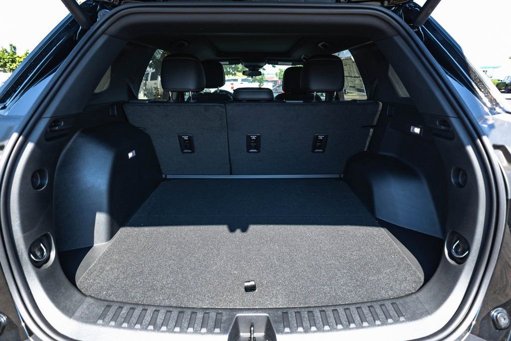 New 2025 Chevrolet Equinox LT w/ Convenience Package II image 22