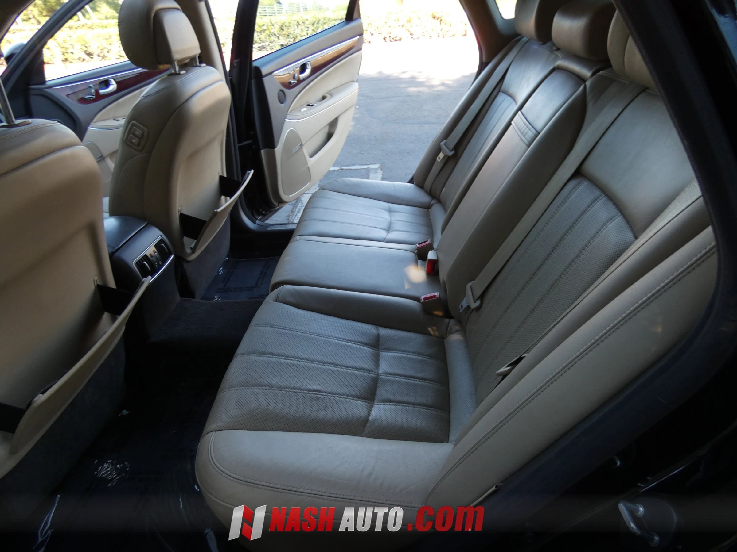 Used 2013 Hyundai Equus Signature RWD image 42