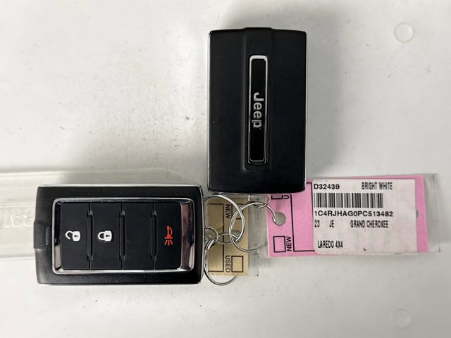 Used 2023 Jeep Grand Cherokee Laredo image 19