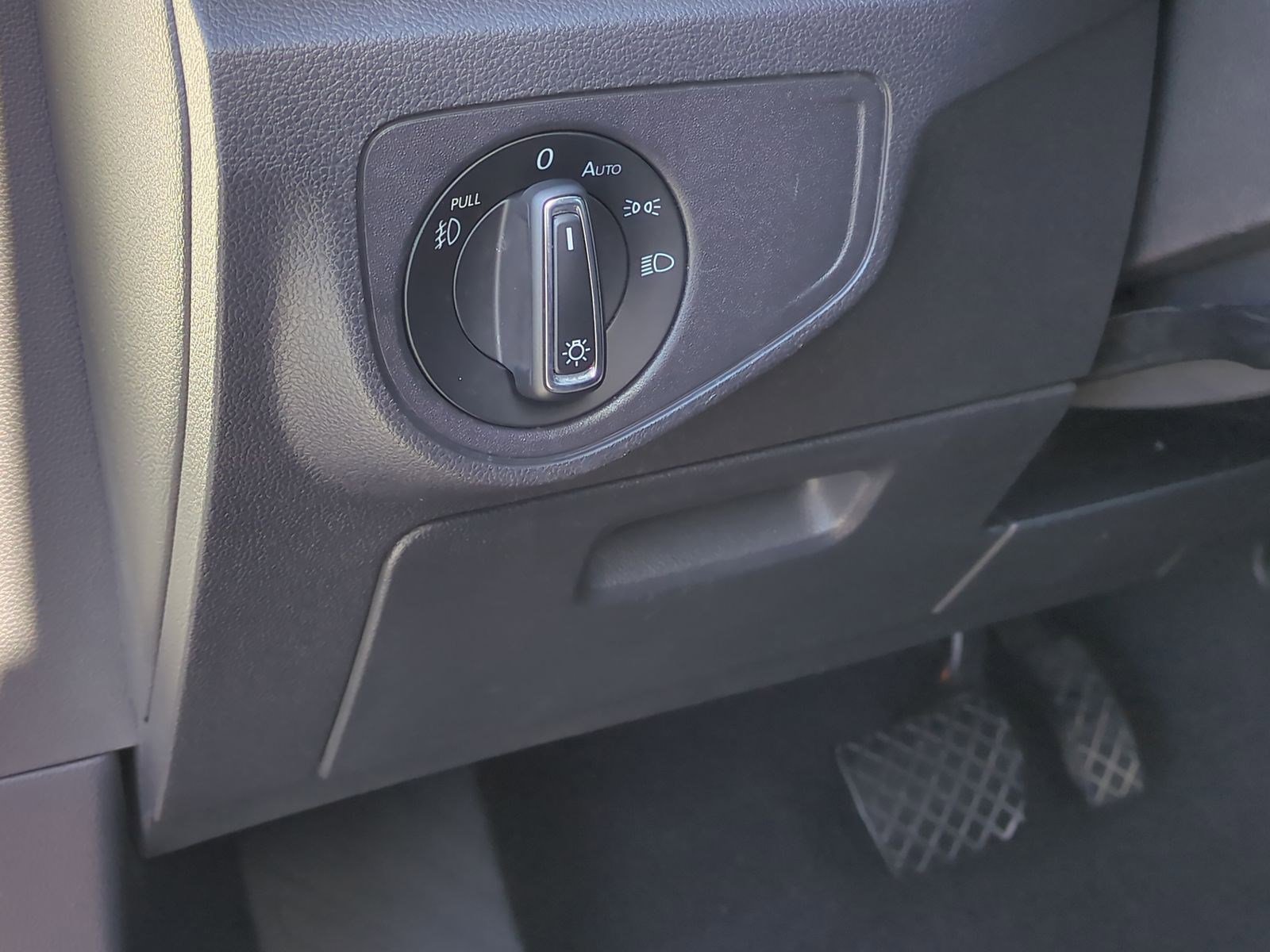 Used 2019 Volkswagen Atlas SEL image 17