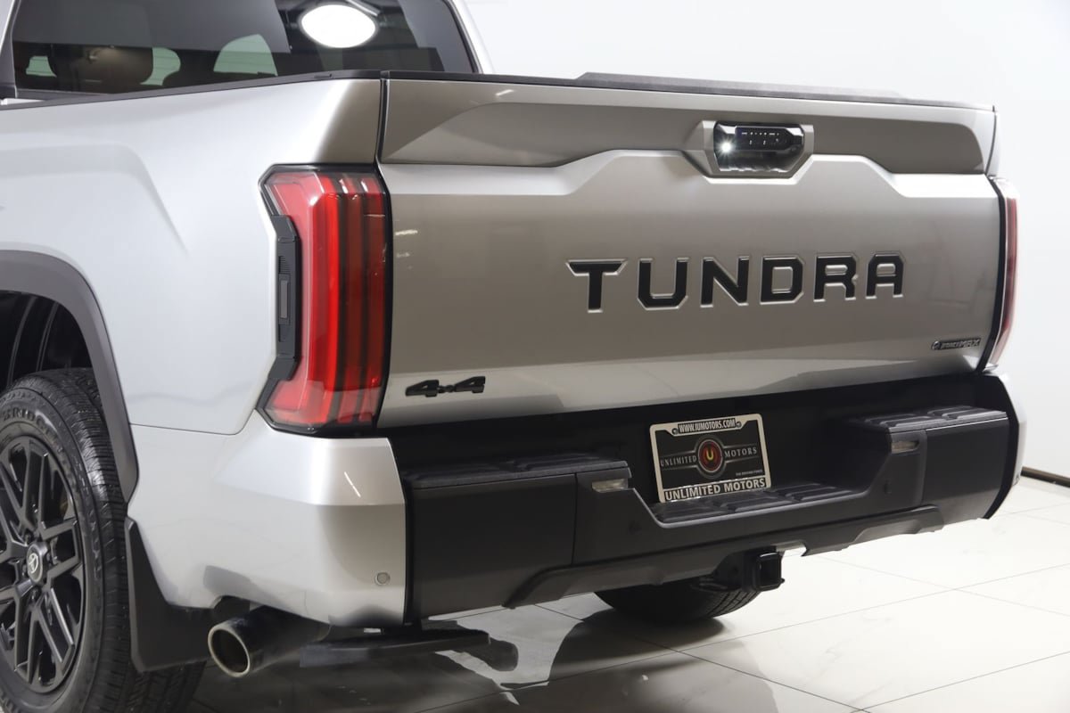 Used 2025 Toyota Tundra Limited AWD/4WD image 23