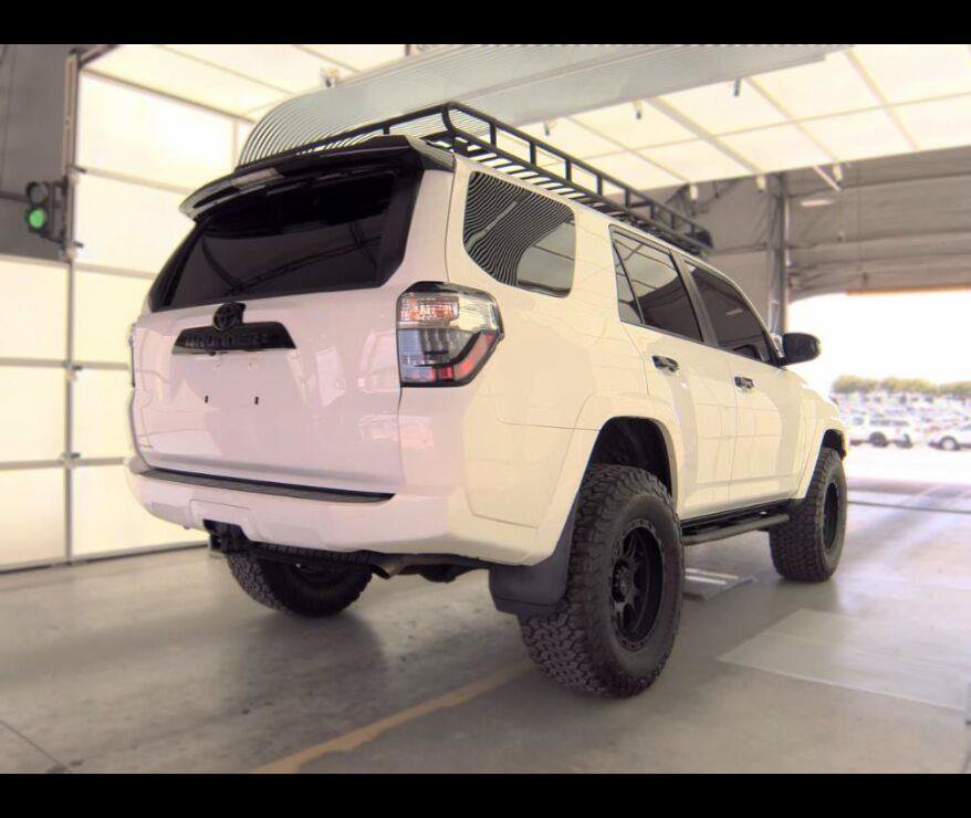 Used 2021 Toyota 4Runner Venture w/ Moonroof Package AWD/4WD image 9