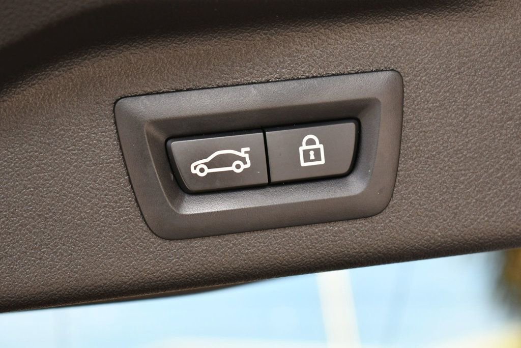 Used 2021 BMW X7 xDrive40i w/ Premium Package 2 image 19