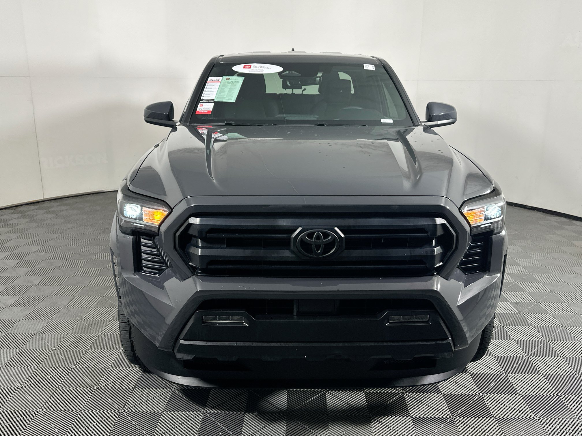 Used 2026 Toyota Tacoma SR5 AWD/4WD image 8