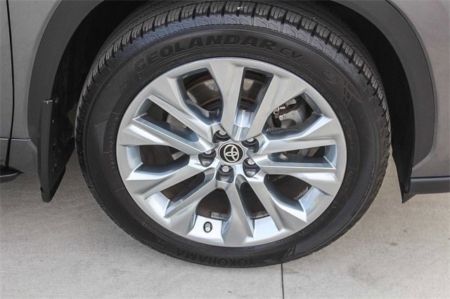 Used 2023 Toyota Highlander Limited image 16