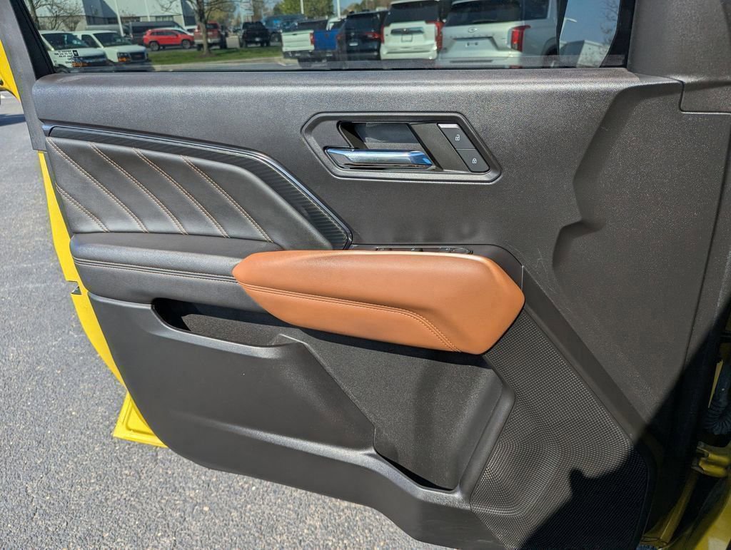 Used 2023 GMC Canyon AT4 image 20