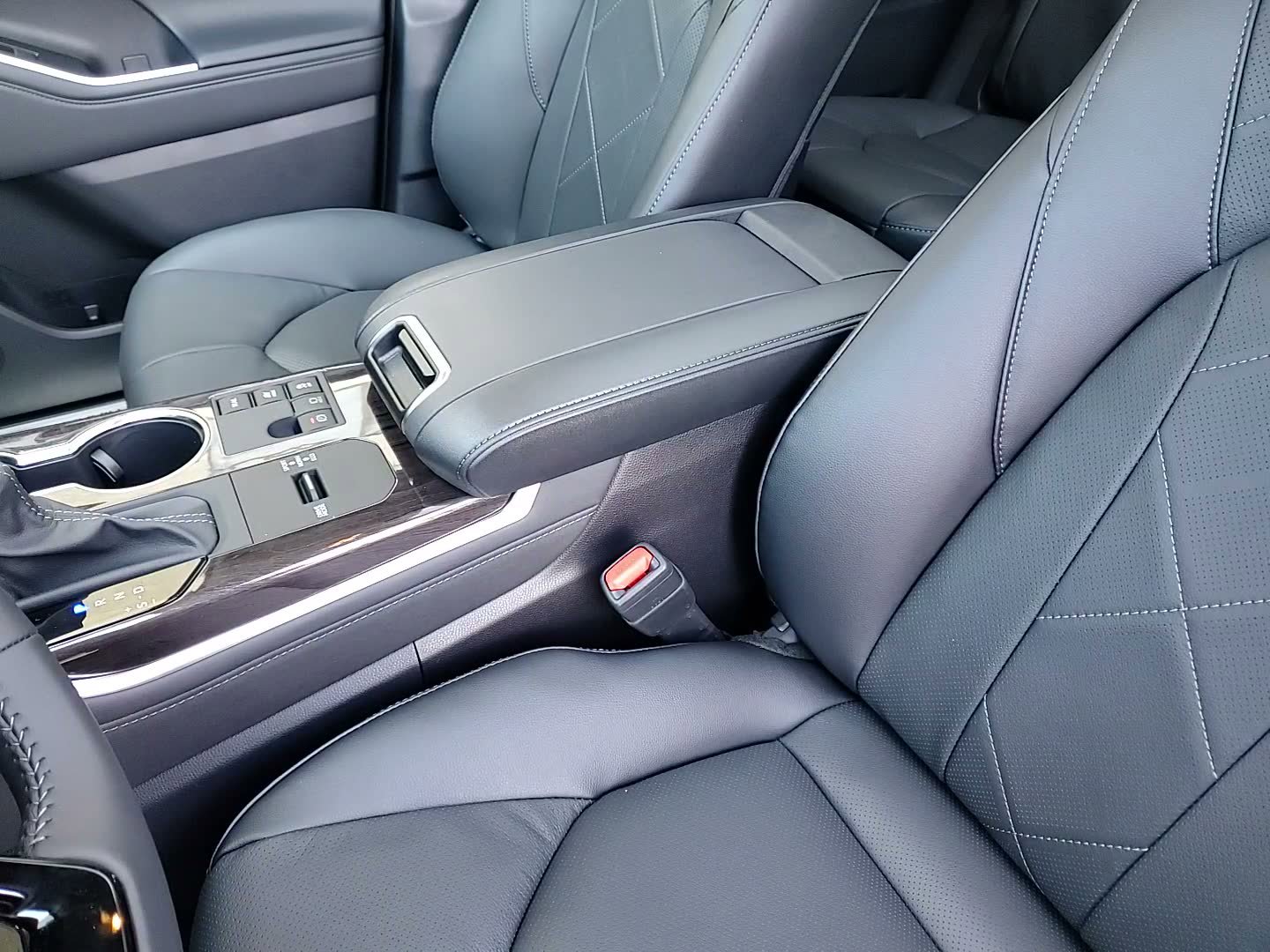 New 2026 Toyota Highlander Platinum image 20