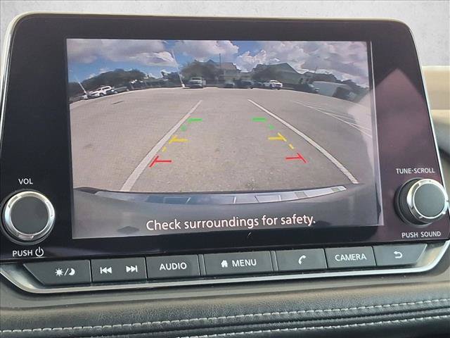 Used 2022 Nissan Rogue SV FWD image 11