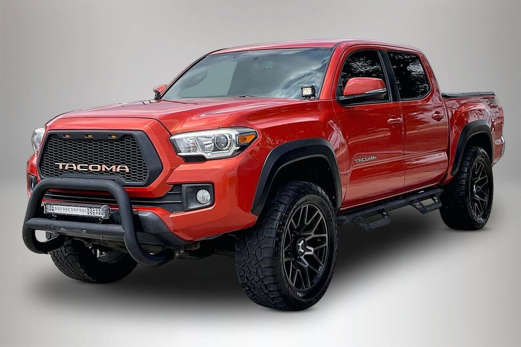 Used 2017 Toyota Tacoma TRD Off-Road w/ Tow Package (A/T) image 2