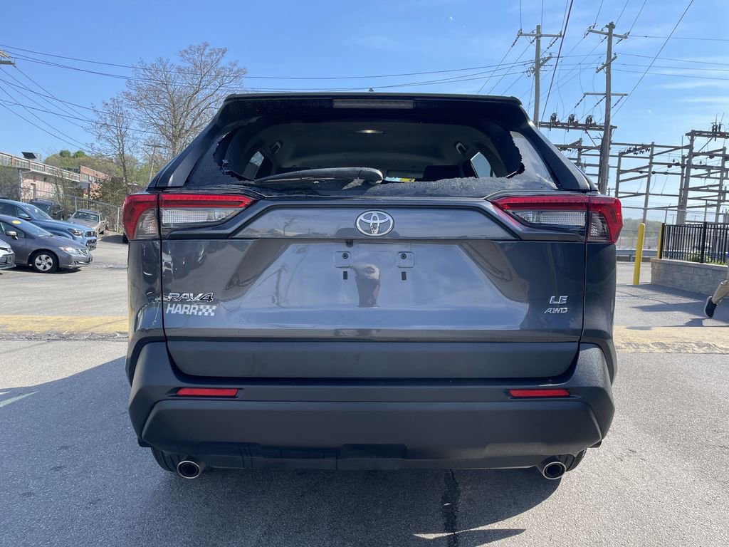 Used 2025 Toyota RAV4 LE AWD/4WD image 4