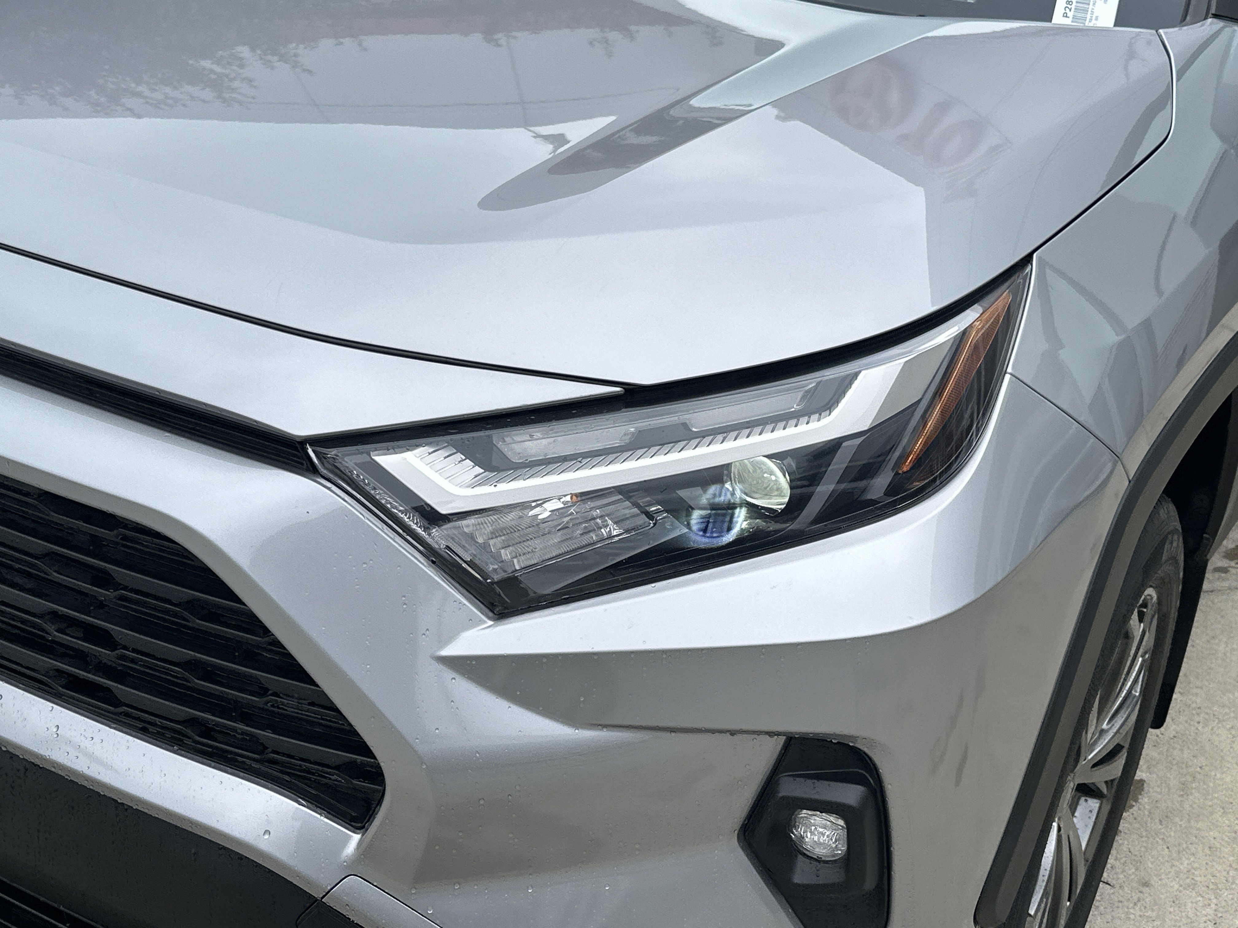 Used 2022 Toyota RAV4 XLE Premium AWD/4WD image 11