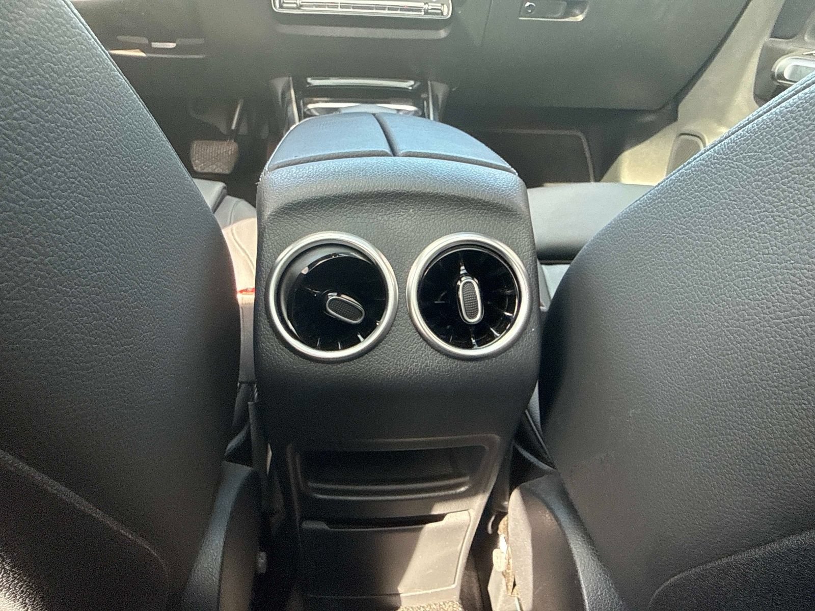 Used 2023 Mercedes-Benz GLB 250 image 15