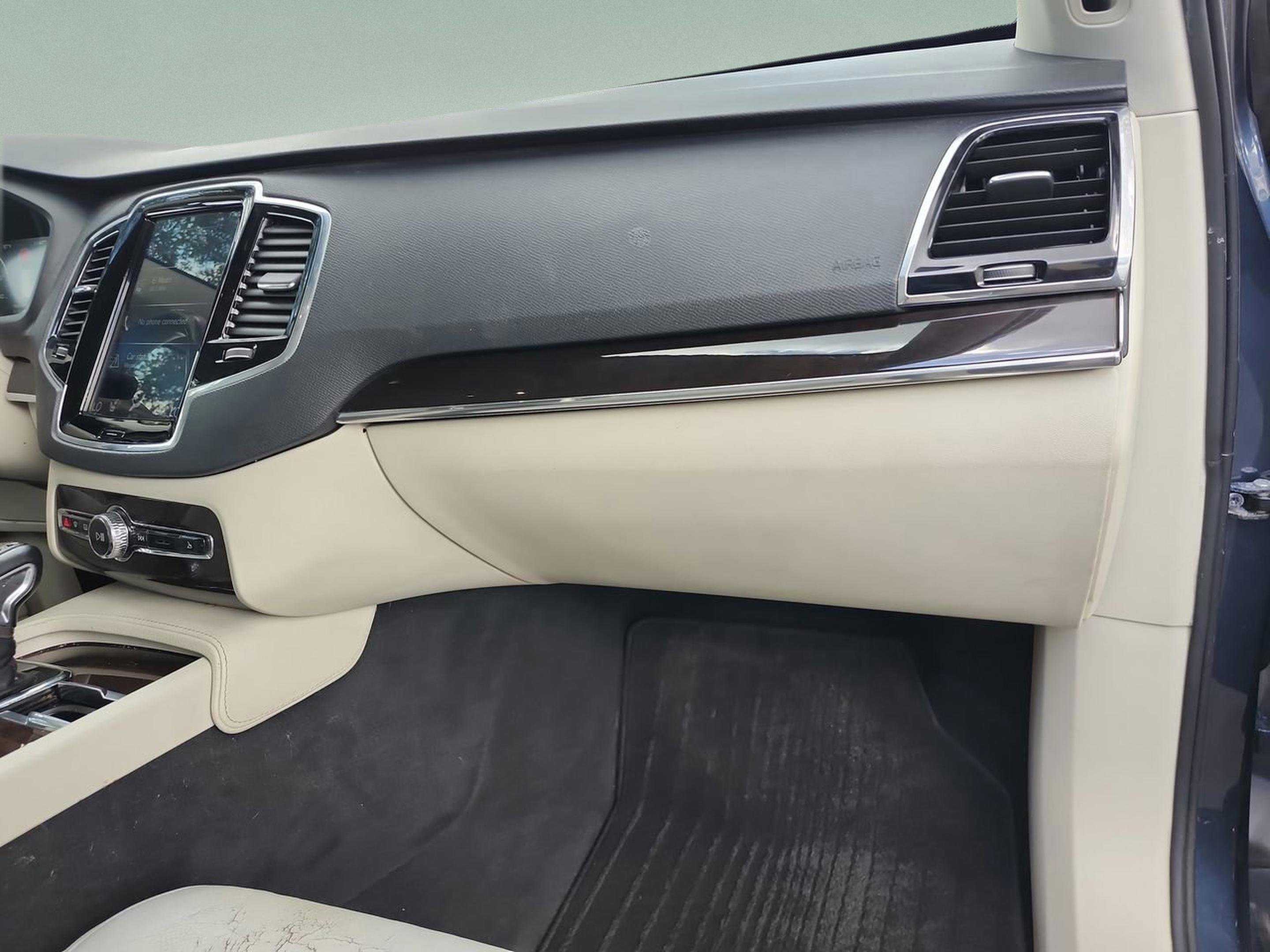 Used 2018 Volvo XC90 T5 Momentum w/ Convenience Package image 18