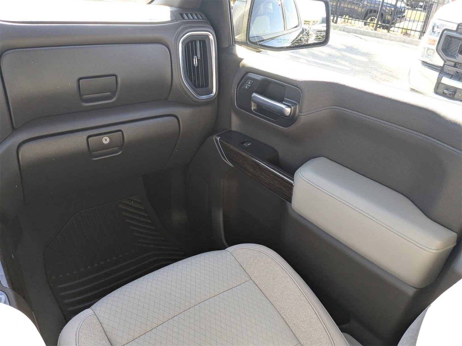 Used 2020 GMC Sierra 1500 Elevation w/ Elevation Value Package image 18