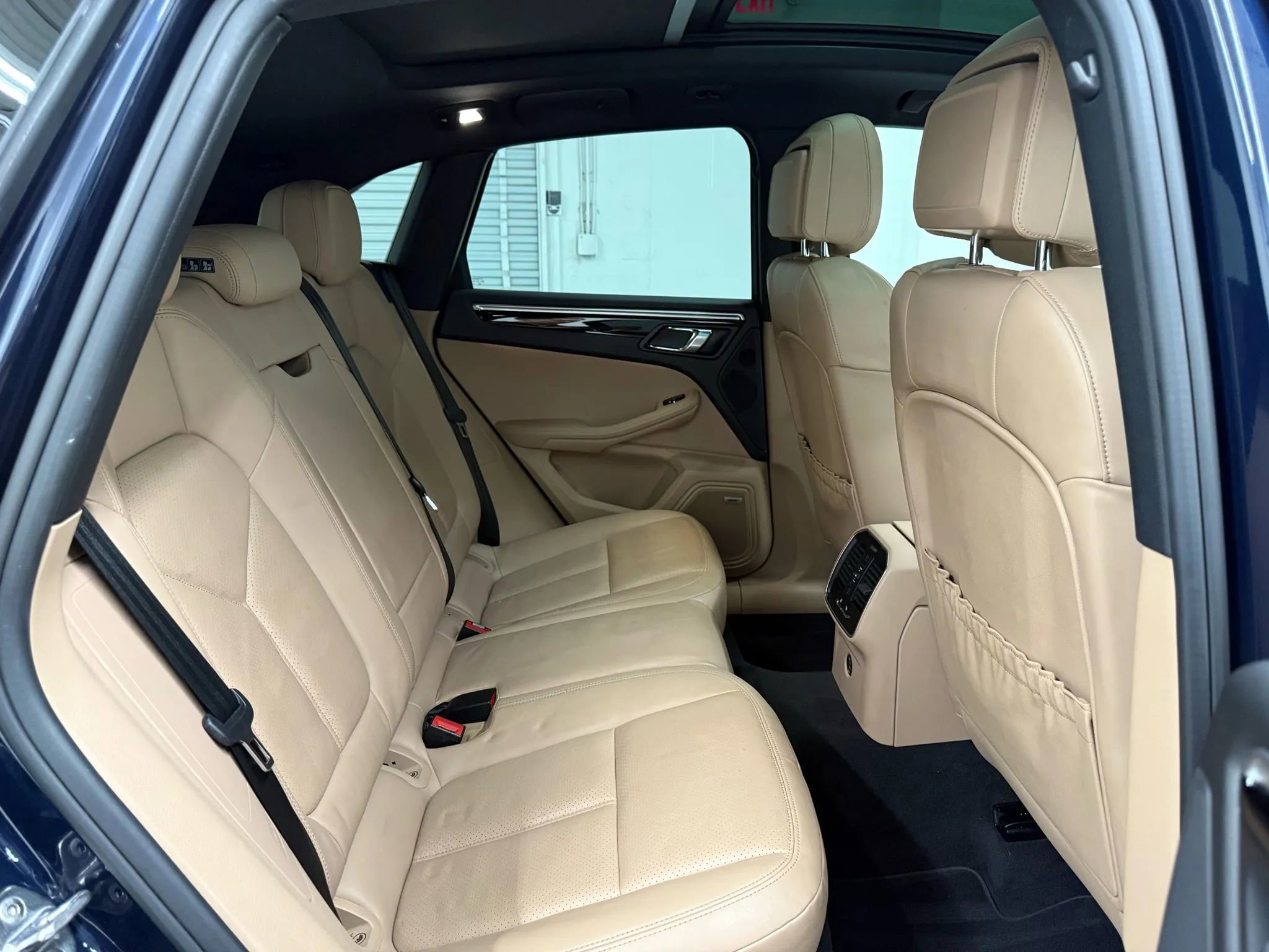 Used 2019 Porsche Macan image 35