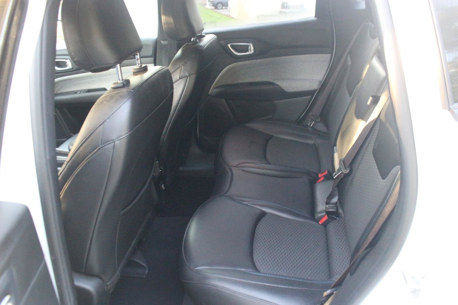 Used 2024 Jeep Compass Latitude AWD/4WD image 30