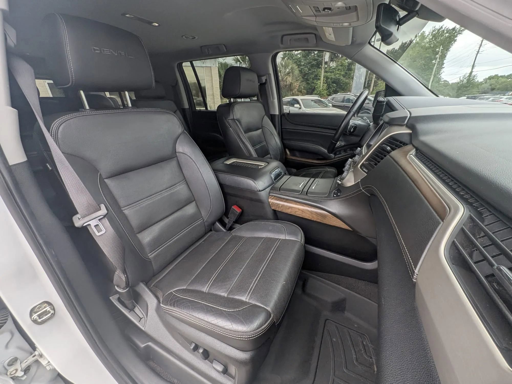 Used 2020 GMC Yukon XL Denali RWD image 7
