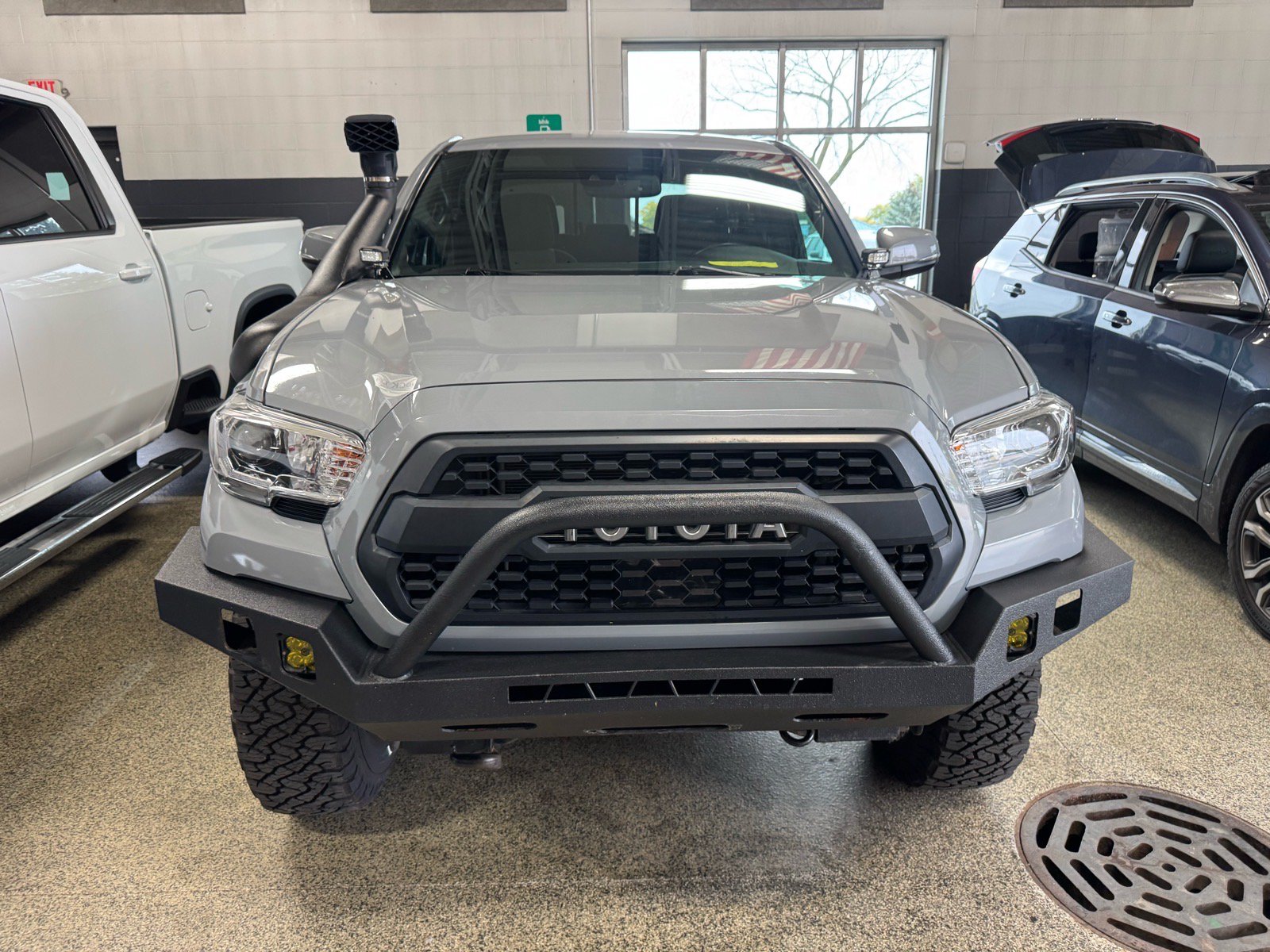 Used 2021 Toyota Tacoma TRD Sport AWD/4WD image 2