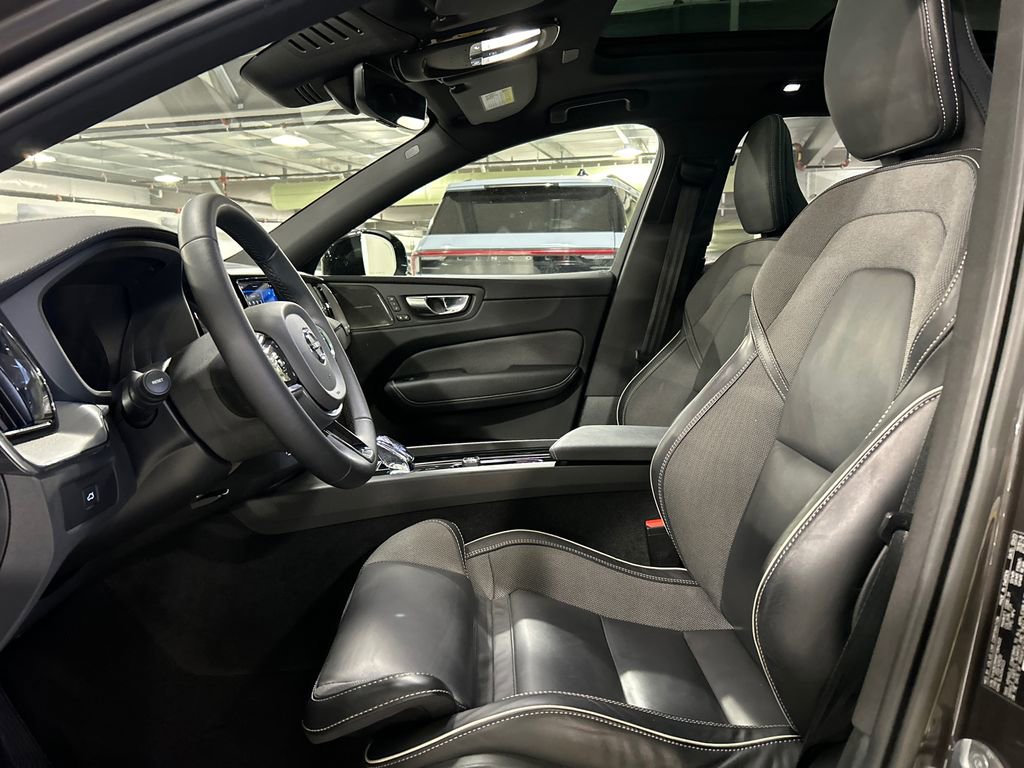 Certified 2023 Volvo XC60 B6 Ultimate AWD/4WD image 10