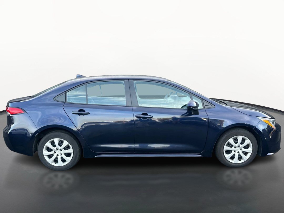 Used 2025 Toyota Corolla LE FWD image 2