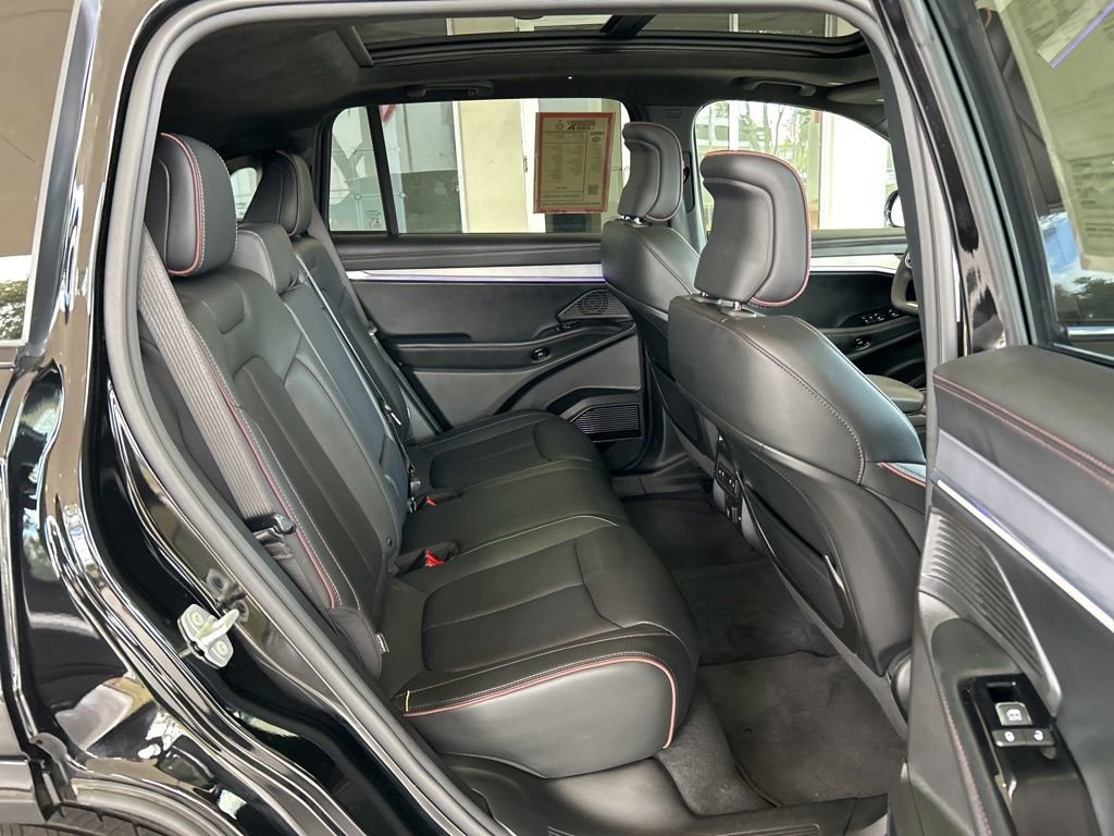 Used 2024 Jeep Wagoneer Launch Edition image 29