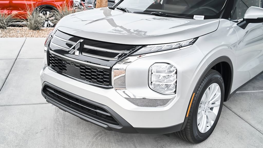 New 2026 Mitsubishi Outlander ES FWD image 5