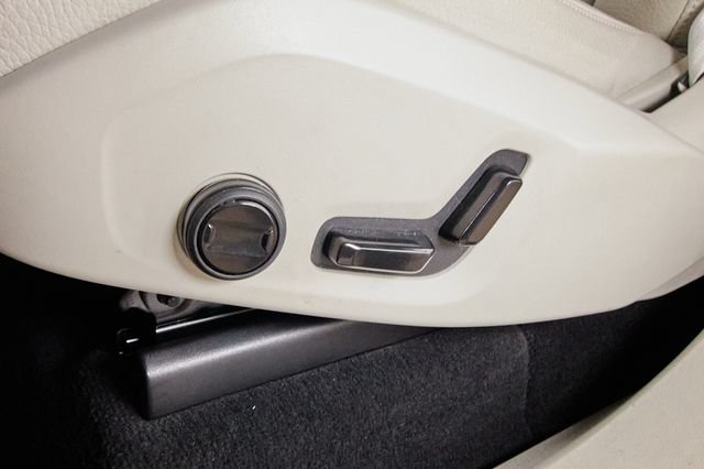 Certified 2023 Volvo XC90 B6 Plus AWD/4WD image 11