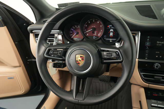 Used 2022 Porsche Macan S image 37