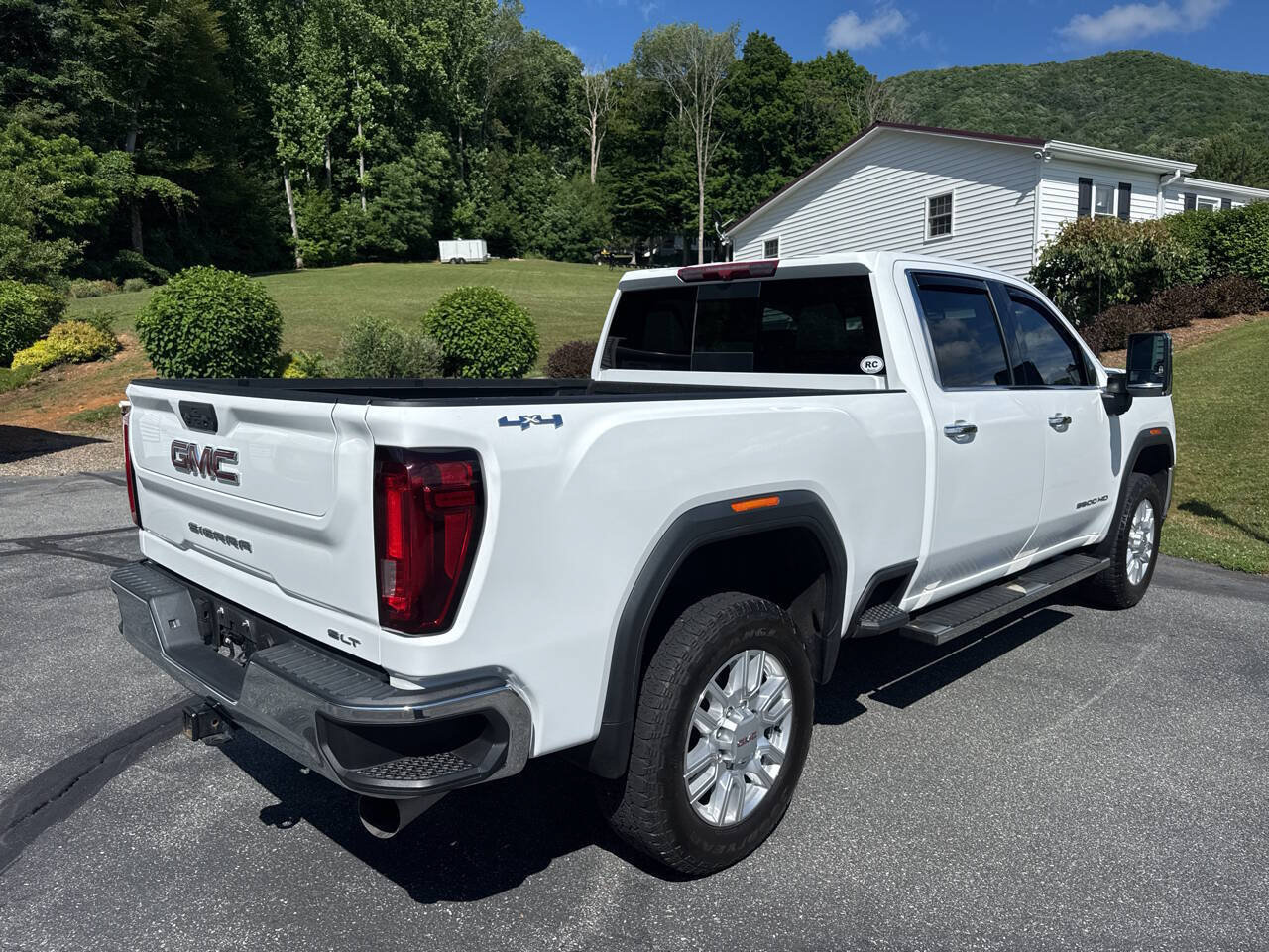 Used 2023 GMC Sierra 3500 SLT w/ SLT Convenience Package AWD/4WD image 5