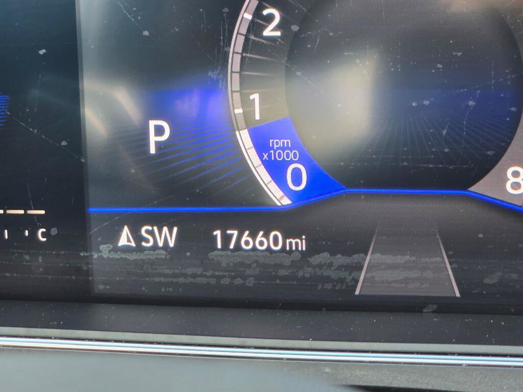 Used 2022 Volkswagen Tiguan SE w/ Panoramic Sunroof Package AWD/4WD image 31