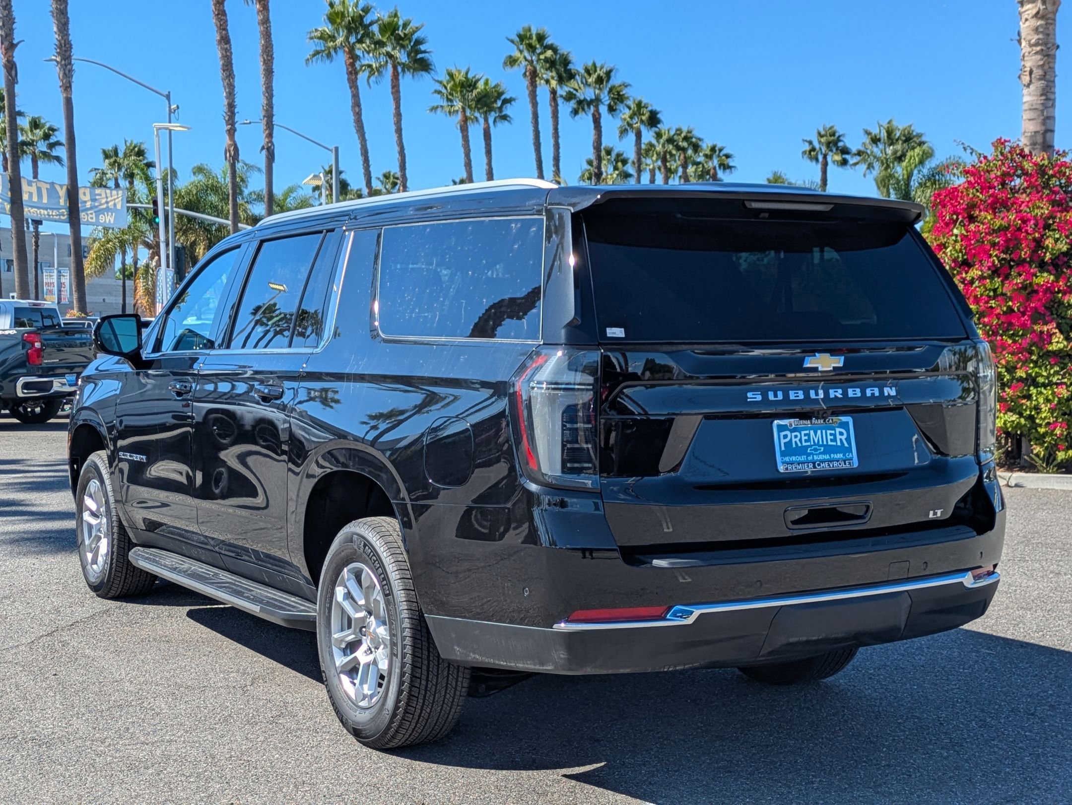 New 2026 Chevrolet Suburban LT w/ Comfort Package image 3