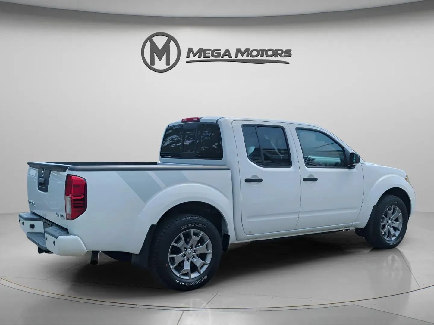 Used 2020 Nissan Frontier SV AWD/4WD image 8